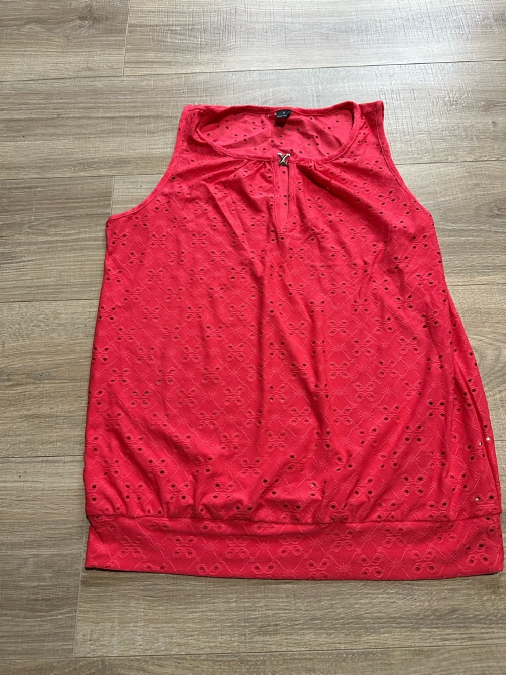 SHEIN Red Eyelet Sleeveless Tank Top